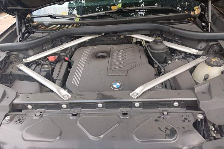 Used BMW X5 2020 xDrive40i Luxury Model with M Sport Package Engine Bay
