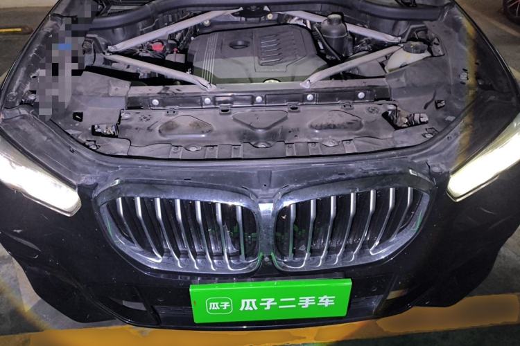 Used BMW X5 2020 xDrive40i Luxury Model with M Sport Package Engine Bay