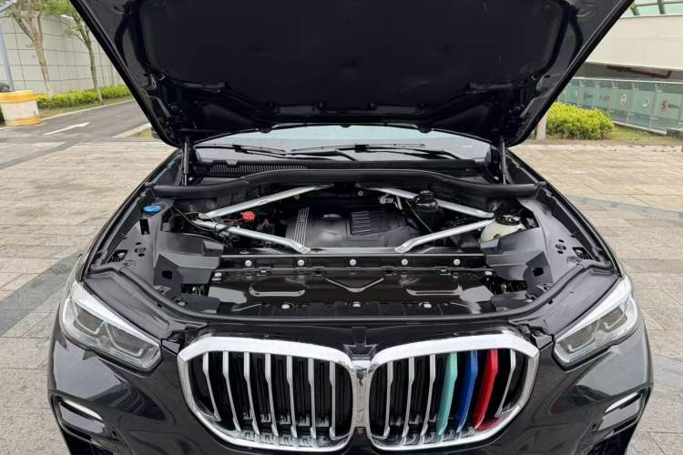 Used BMW X5 2020 xDrive40i M Sport Package Engine Bay