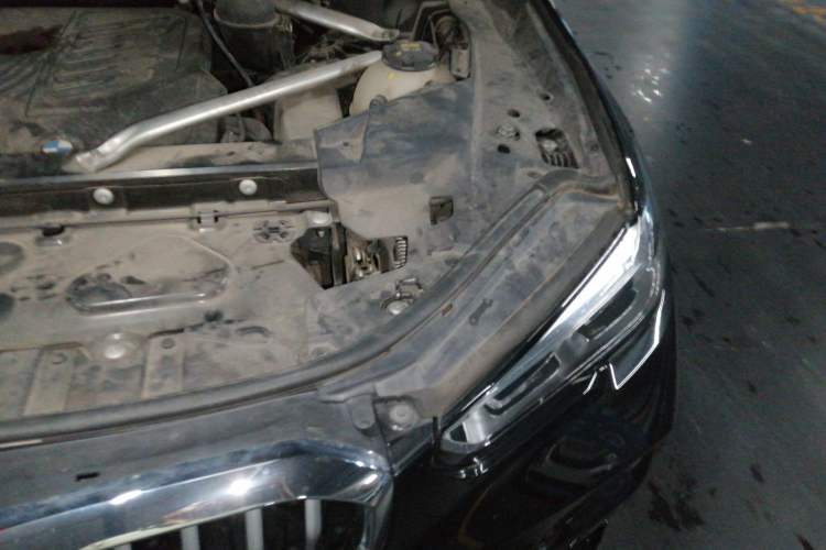 Used BMW X5 2020 xDrive40i M Sport Package Engine Bay Left