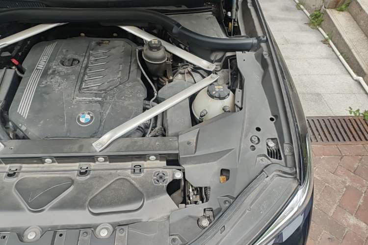 Used BMW X5 2020 xDrive40i M Sport Package Engine Bay Left