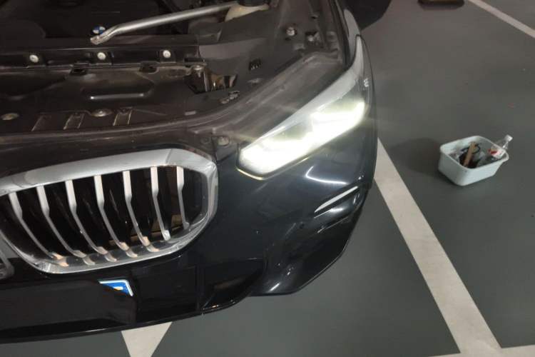 Used BMW X5 2020 xDrive30i M Sport Package Engine Bay Left