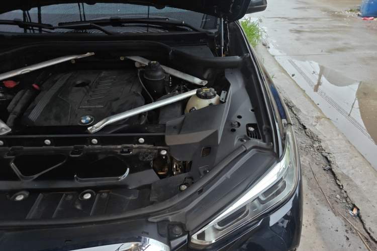 Used BMW X5 2020 xDrive40i M Sport Package Engine Bay Left
