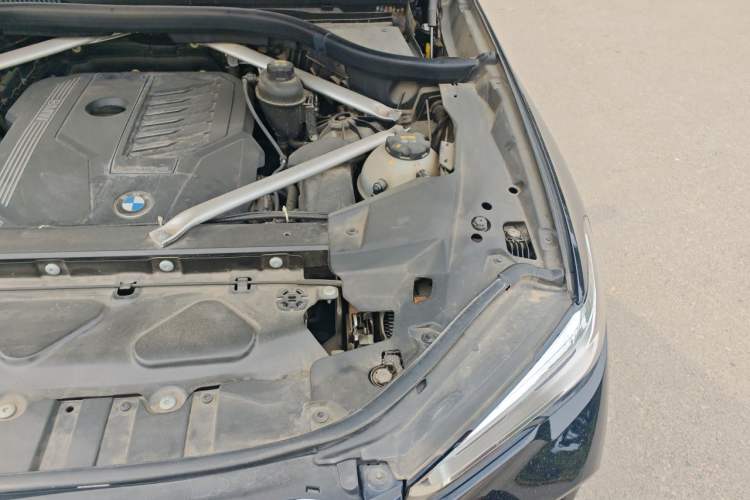 Used BMW X5 2020 xDrive40i M Sport Package Engine Bay Left