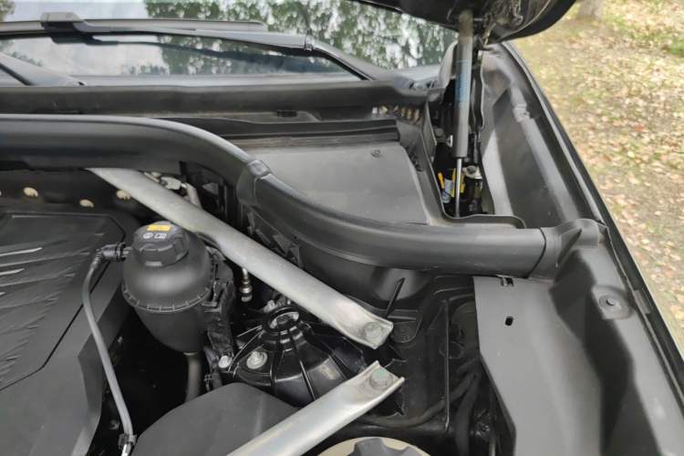 Used BMW X5 2020 xDrive40i M Sport Package Engine Bay Left