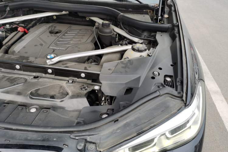 Used BMW X5 2020 xDrive40i M Sport Package Engine Bay Left