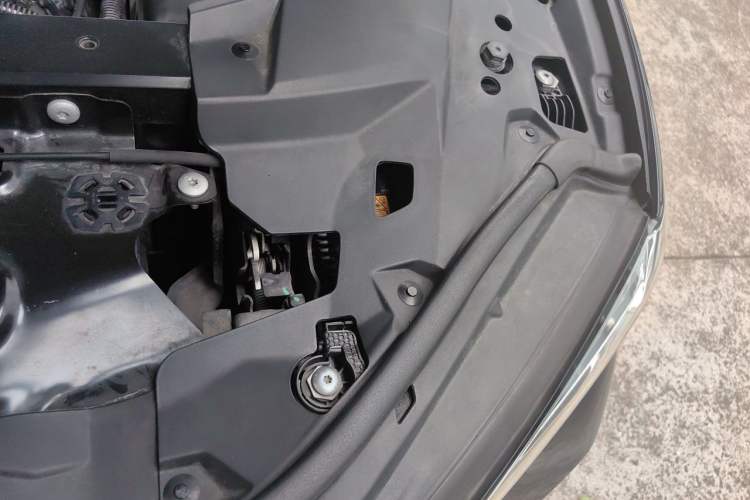 Used BMW X5 2020 xDrive40i M Sport Package Engine Bay Left