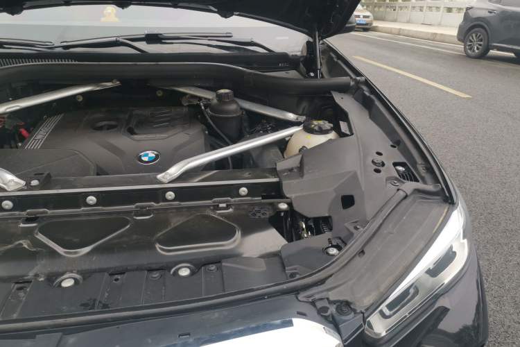 Used BMW X5 2020 xDrive30i M Sport Package Engine Bay Left