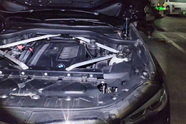 Used BMW X5 2020 xDrive40i M Sport Package Engine Bay Left