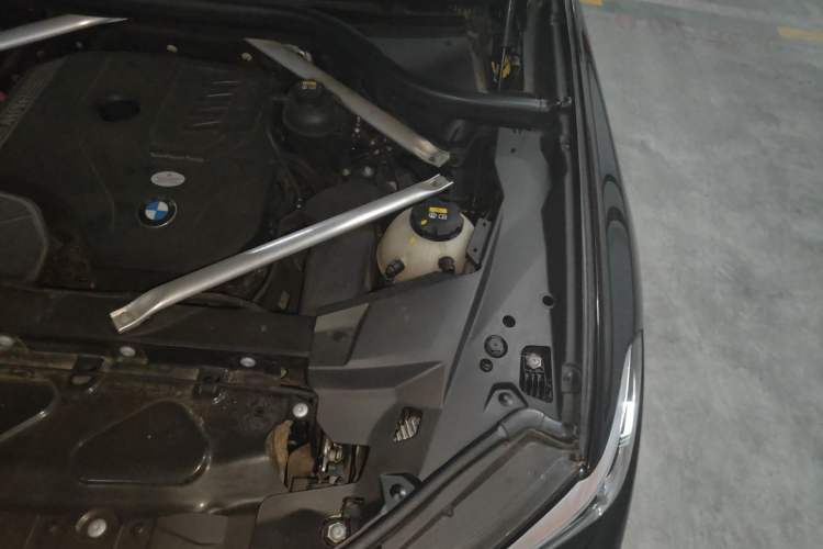 Used BMW X5 2020 xDrive30i X Design Package Engine Bay Left