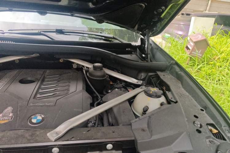 Used BMW X5 2020 xDrive40i M Sport Package Engine Bay Left
