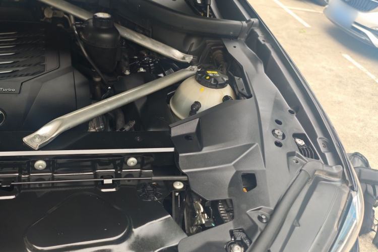 Used BMW X5 2020 xDrive40i M Sport Package Engine Bay Left