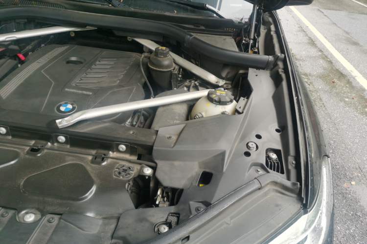 Used BMW X5 2020 xDrive40i M Sport Package Engine Bay Left