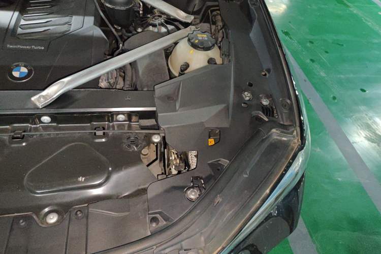 Used BMW X5 2020 xDrive40i M Sport Package Engine Bay Left