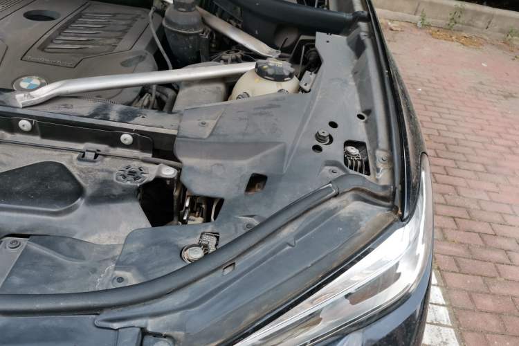 Used BMW X5 2020 xDrive40i M Sport Package Engine Bay Left