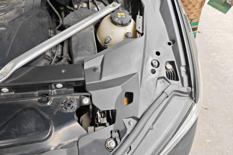 Used BMW X5 2020 xDrive40i M Sport Package Engine Bay Left