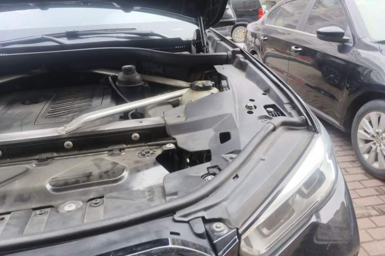 Used BMW X5 2020 xDrive40i M Sport Package Engine Bay Left