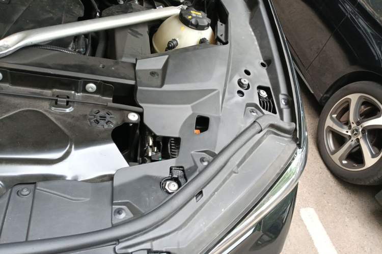 Used BMW X5 2020 xDrive40i M Sport Package Engine Bay Left