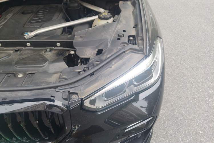 Used BMW X5 2020 xDrive40i M Sport Package Engine Bay Left