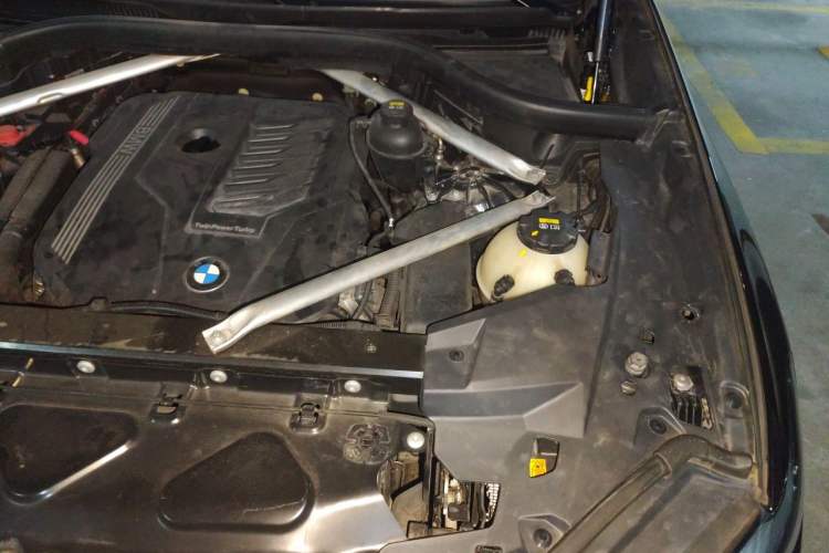 Used BMW X5 2020 xDrive40i Luxury Model with M Sport Package Engine Bay Left