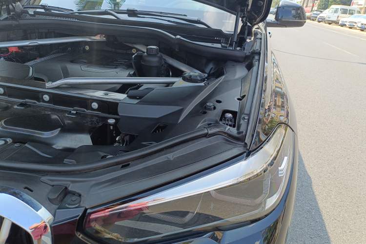 Used BMW X5 2020 xDrive30i M Sport Package Engine Bay Left