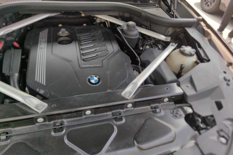 Used BMW X5 2020 xDrive40i M Sport Package Engine Bay Left