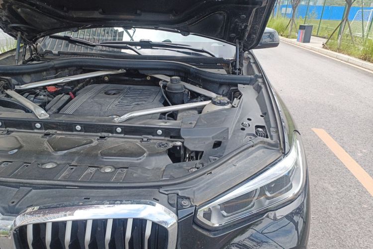 Used BMW X5 2020 xDrive40i Luxury Model with M Sport Package Engine Bay Left