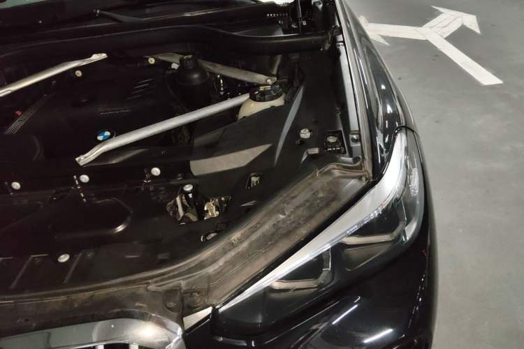 Used BMW X5 2020 xDrive30i M Sport Package Engine Bay Left