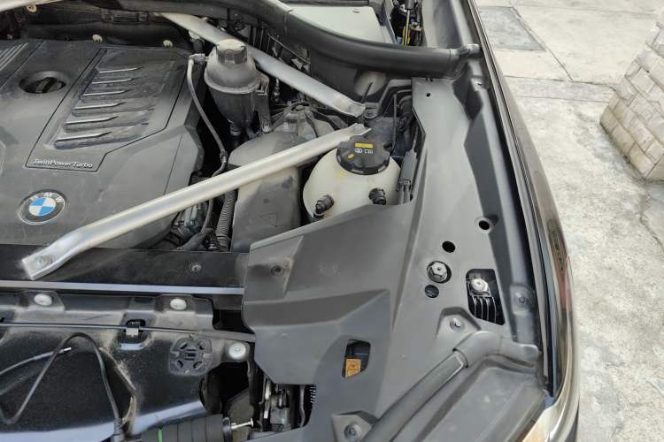 Used BMW X5 2020 xDrive40i M Sport Package Engine Bay Left