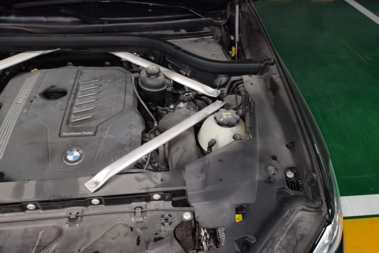 Used BMW X5 2020 xDrive40i M Sport Package Engine Bay Left