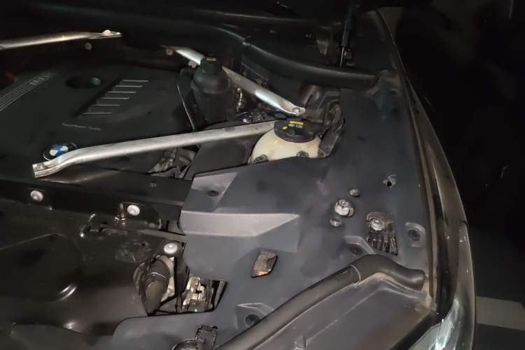 Used BMW X5 2020 xDrive40i M Sport Package Engine Bay Left