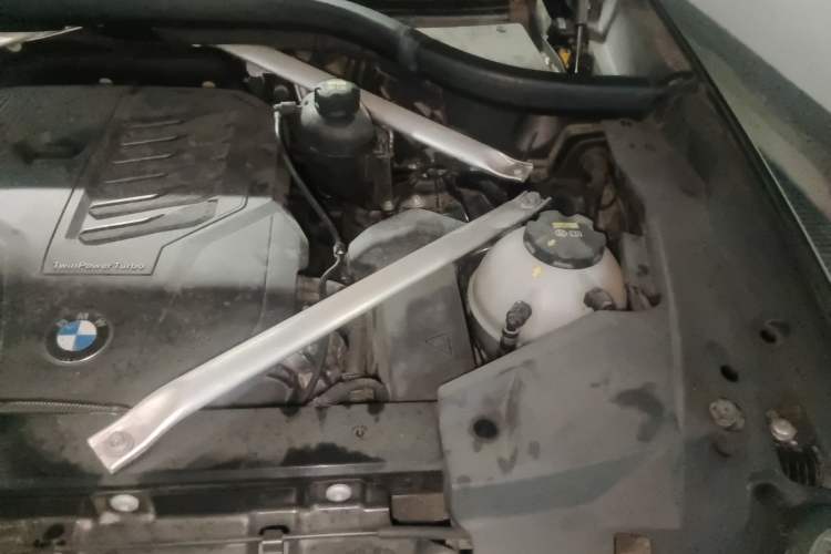 Used BMW X5 2020 xDrive40i M Sport Package Engine Bay Left