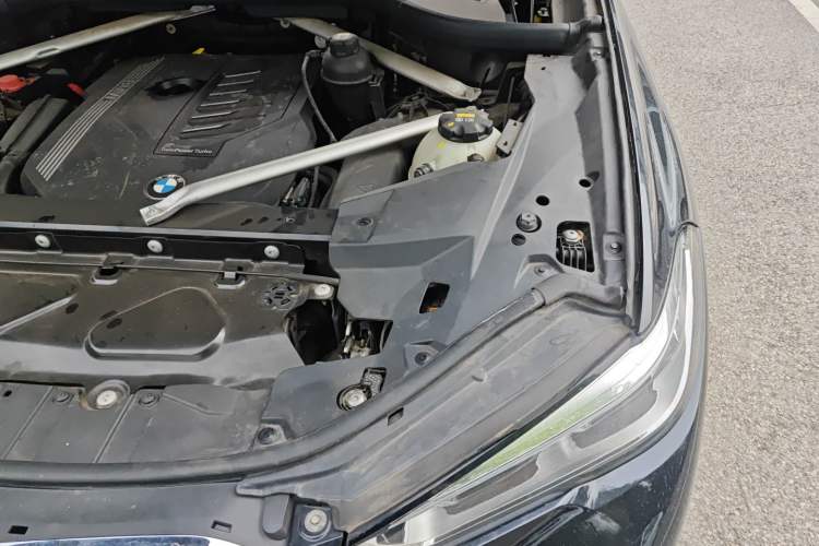 Used BMW X5 2020 xDrive40i M Sport Package Engine Bay Left