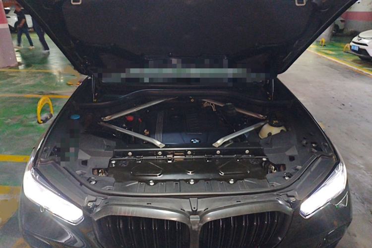 Used BMW X5 2020 xDrive40i Luxury Model with M Sport Package Engine Bay