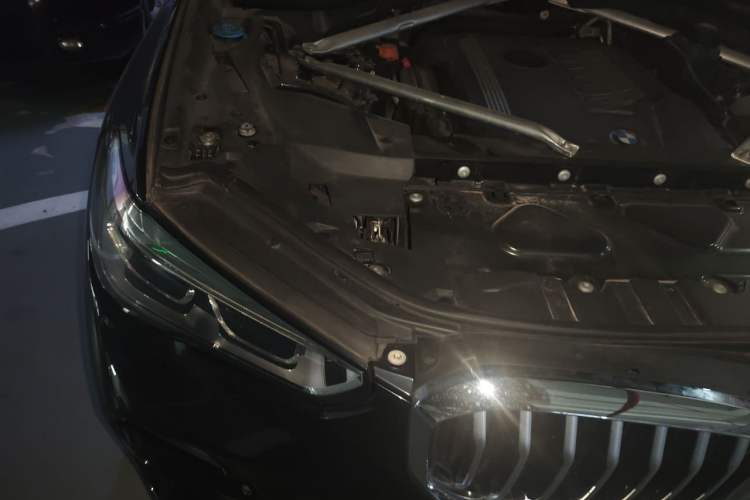 Used BMW X5 2020 xDrive40i M Sport Package Engine Bay Right
