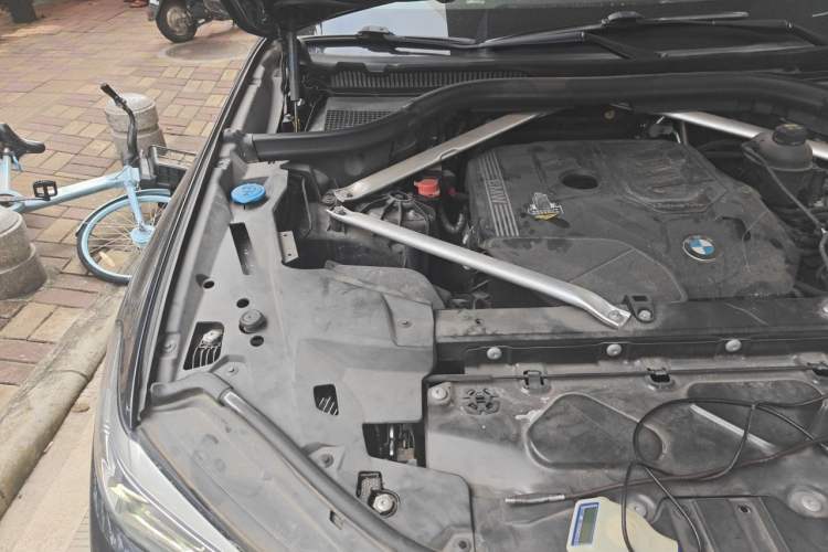 Used BMW X5 2020 xDrive30i M Sport Package Engine Bay Right