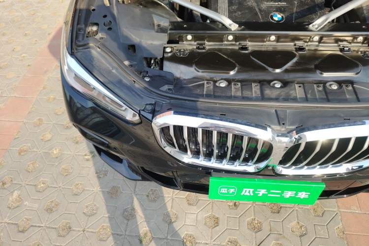 Used BMW X5 2020 xDrive40i Luxury Model with M Sport Package Engine Bay Right