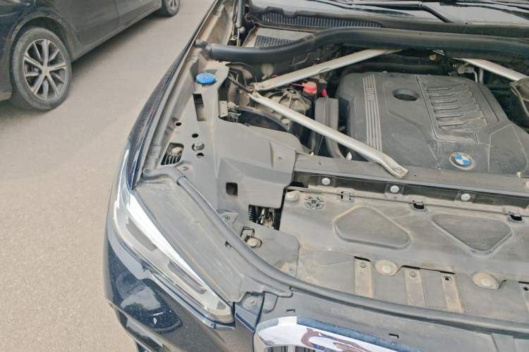Used BMW X5 2020 xDrive40i M Sport Package Engine Bay Right