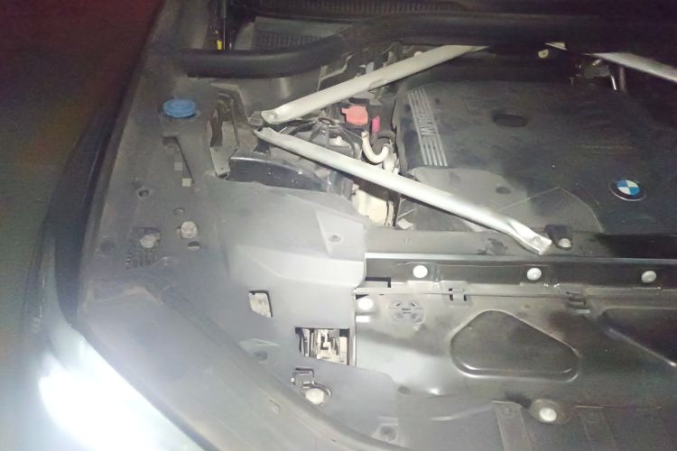 Used BMW X5 2020 xDrive30i M Sport Package Engine Bay Right