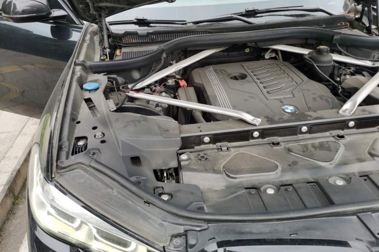 Used BMW X5 2020 xDrive40i M Sport Package Engine Bay Right