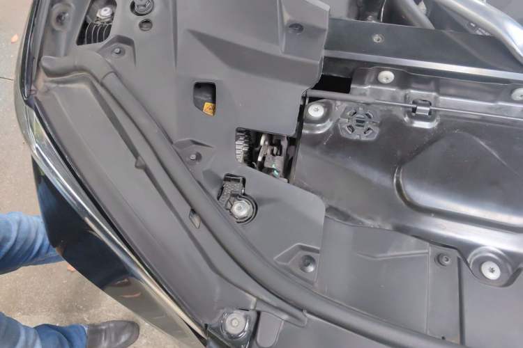 Used BMW X5 2020 xDrive40i M Sport Package Engine Bay Right