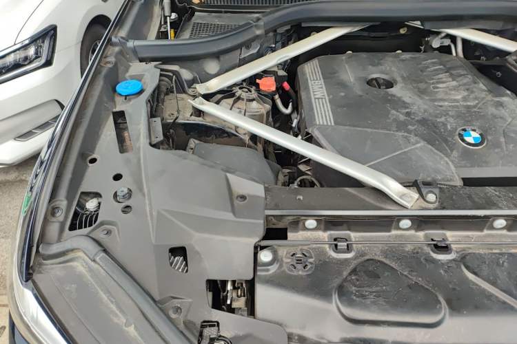 Used BMW X5 2020 xDrive30i M Sport Package Engine Bay Right
