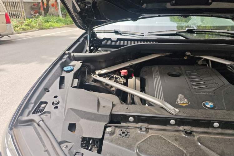 Used BMW X5 2020 xDrive40i M Sport Package Engine Bay Right