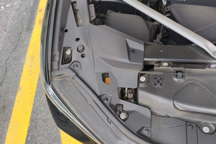 Used BMW X5 2020 xDrive30i M Sport Package Engine Bay Right