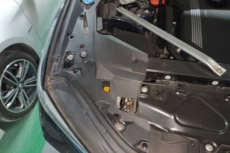 Used BMW X5 2020 xDrive40i M Sport Package Engine Bay Right