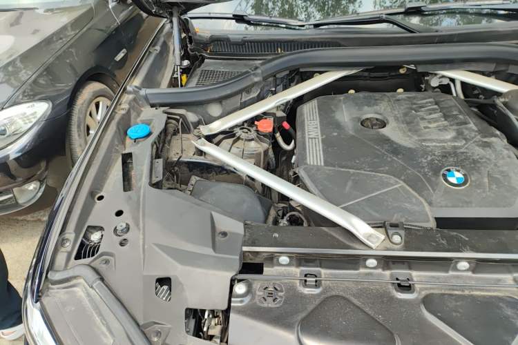 Used BMW X5 2020 xDrive30i M Sport Package Engine Bay Right