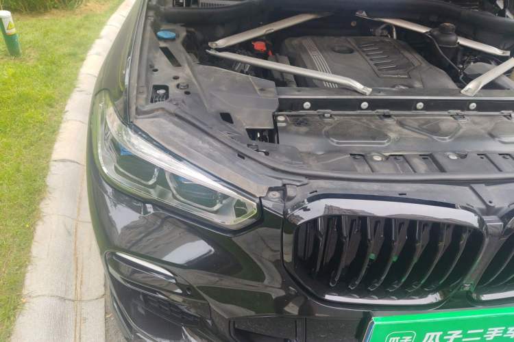 Used BMW X5 2020 xDrive40i M Sport Package Engine Bay Right