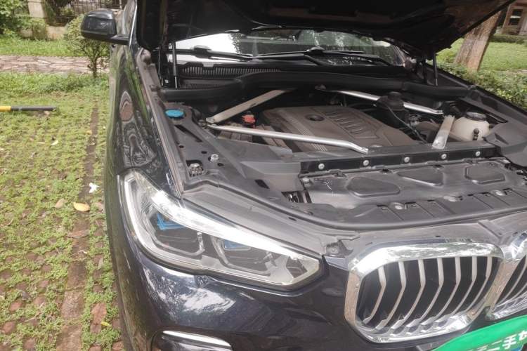 Used BMW X5  Engine Bay Right