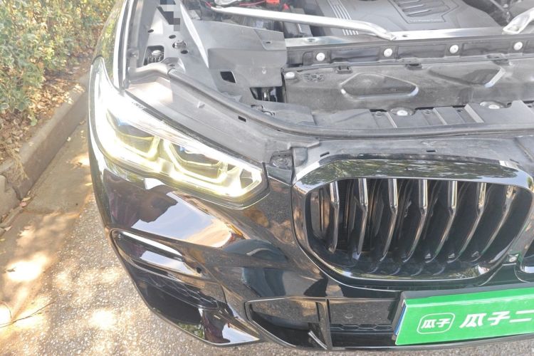 Used BMW X5 2020 xDrive40i Luxury Model with M Sport Package Engine Bay Right