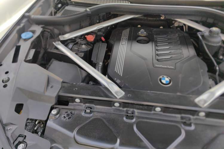 Used BMW X5 2020 xDrive40i M Sport Package Engine Bay Right